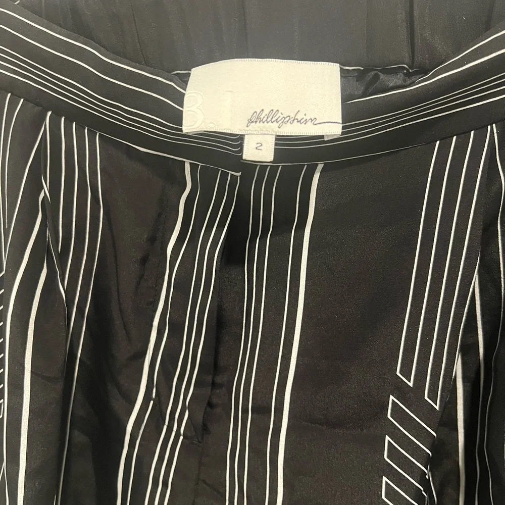 Phillip Lim New 3.1 high waisted 100% silk striped shorts / Size 2  Waist 16’ - Picture 4 of 5
